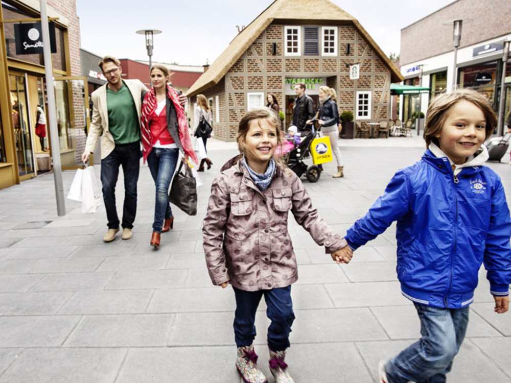 Kinder im Designer Outlet Soltau